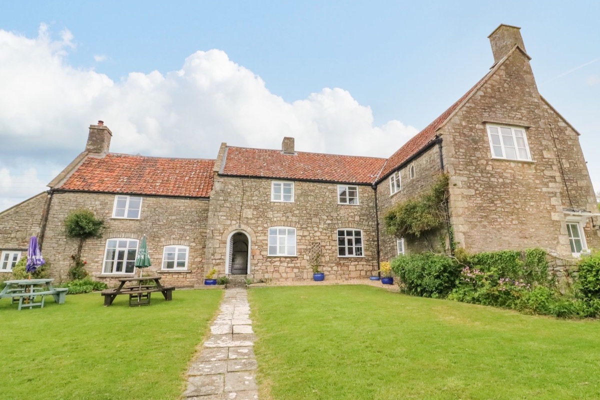 Butcombe Farm House stone farmhouse with lawn and picnic tables